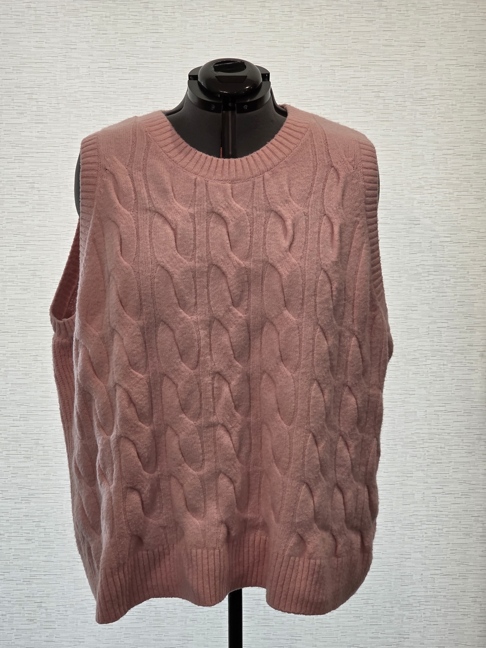 Torrid - Classic Cable Knit Sleeveless Sweater Vest - Pink
